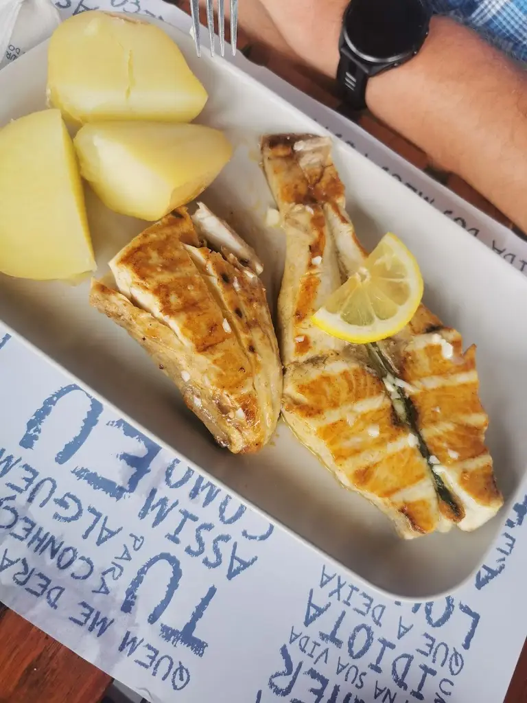 Monica Liana Micoroi_Restaurante Ritinha_Lajes do Pico_review