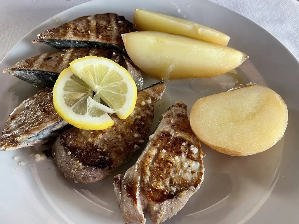 Emma_Restaurante Ritinha_Lajes do Pico_review