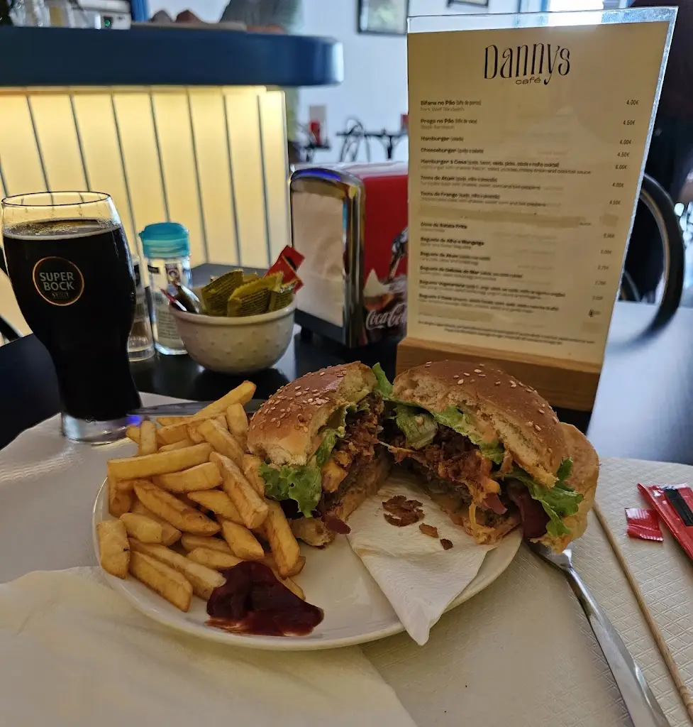 Dale Saxby_Danny's Café_Lajes do Pico_review