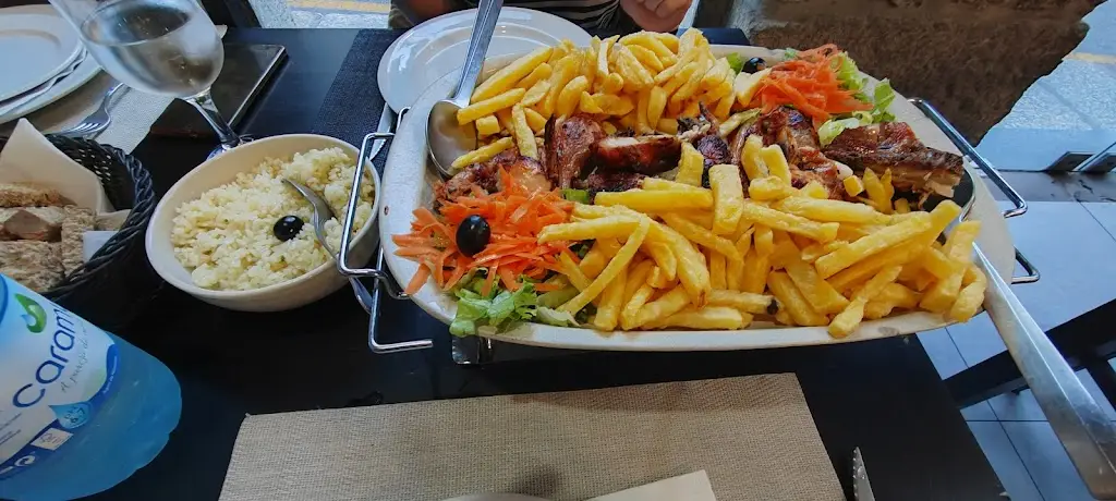 Jonathan Maestre_Churrasqueira Taipense, Lda._Caldas das Taipas_recensione