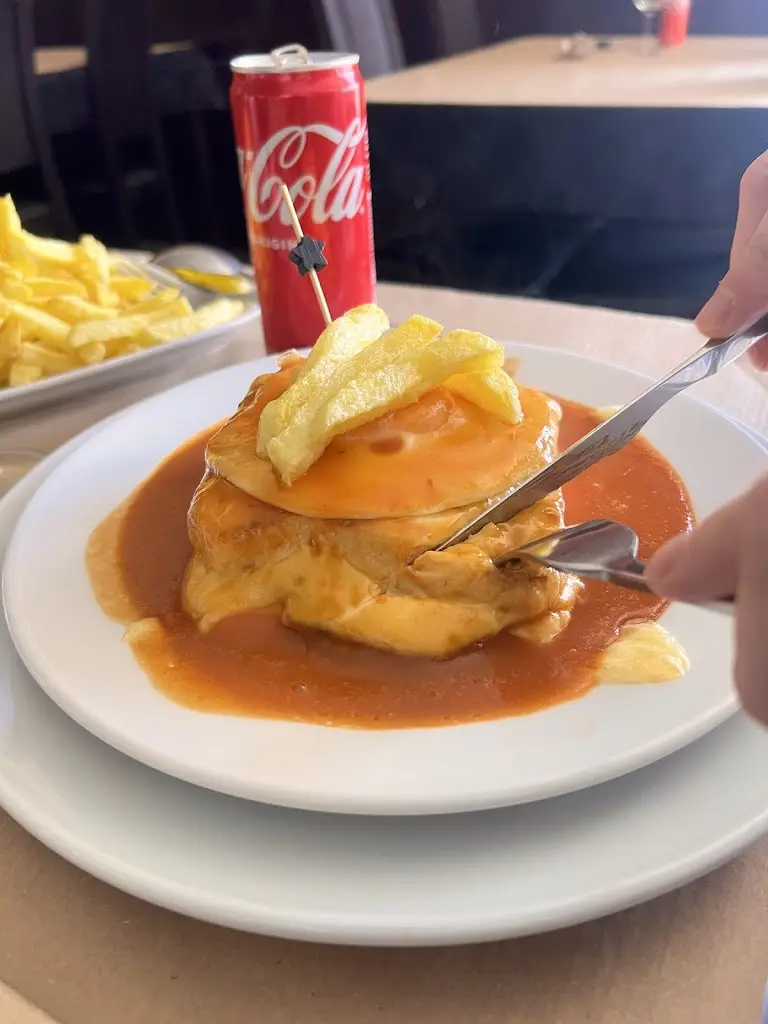 Gíverny Alana_aQuariu's Francesinhas Restaurante_Cristelo_review