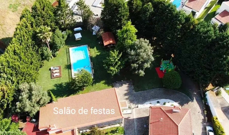 Lili Soares_CASA DE SANTIAGO_Esporões_recensione