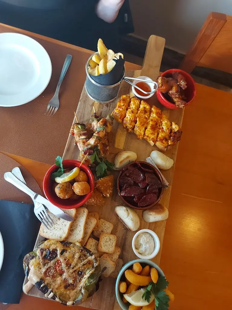 Menu_3 Copos - Tapas e Vinhos_Apúlia_imagen_5