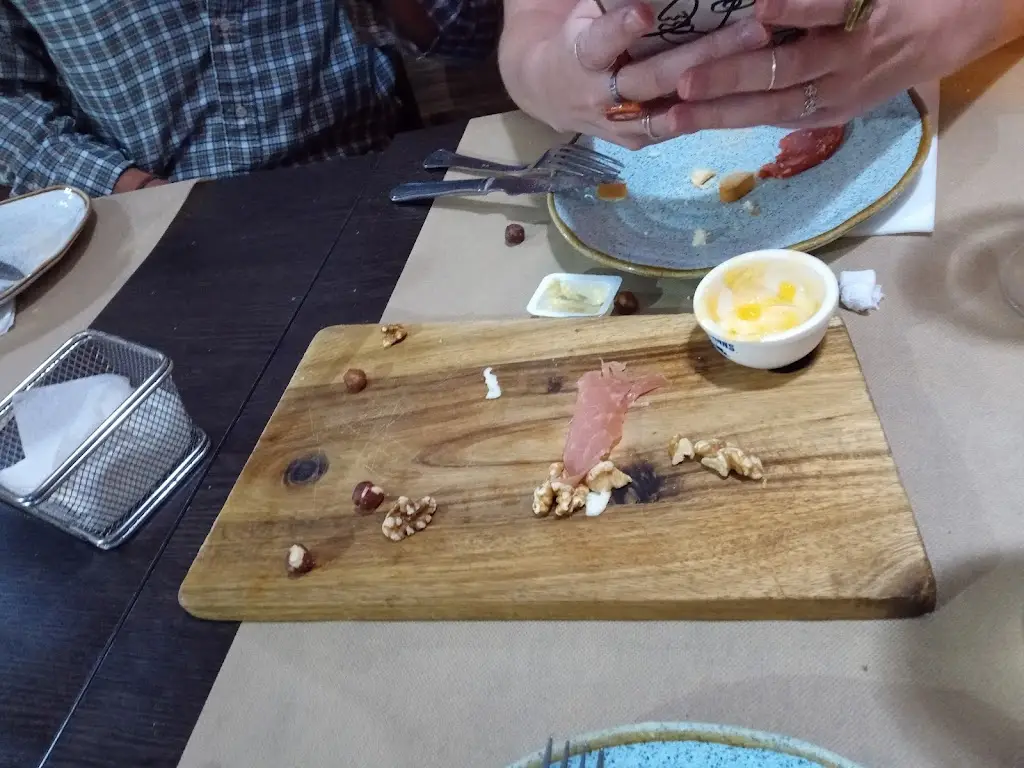 Daniel Hawkins_3 Copos - Tapas e Vinhos_Apúlia_reseña