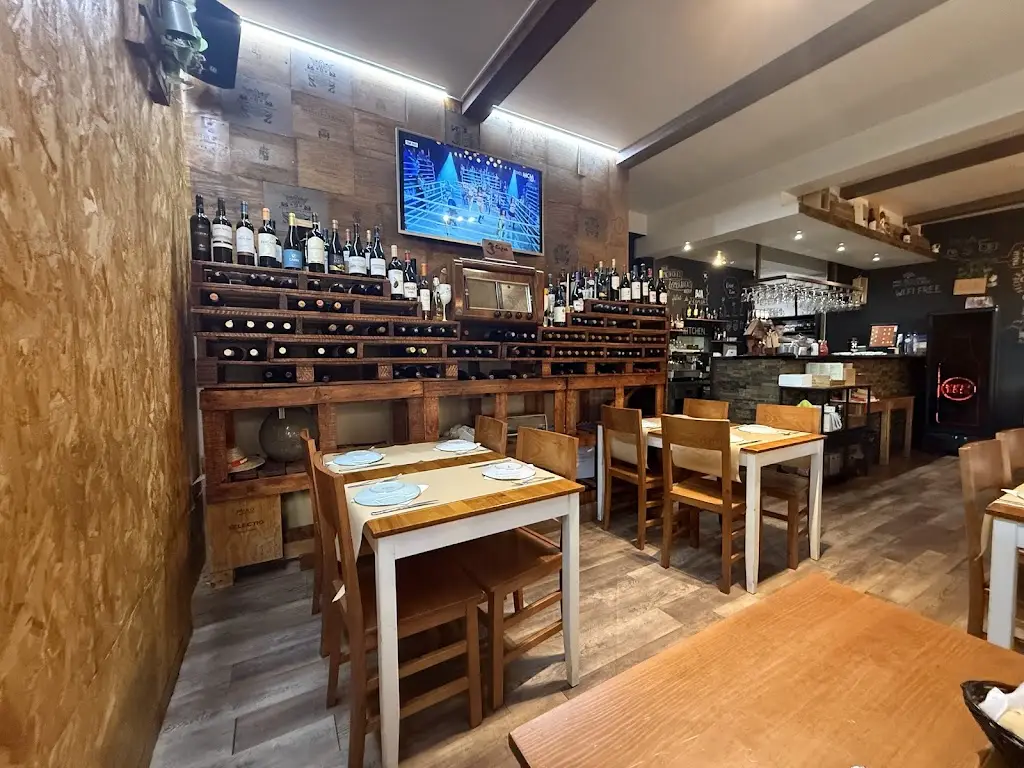 3 Copos - Tapas e Vinhos restaurant à Apúlia