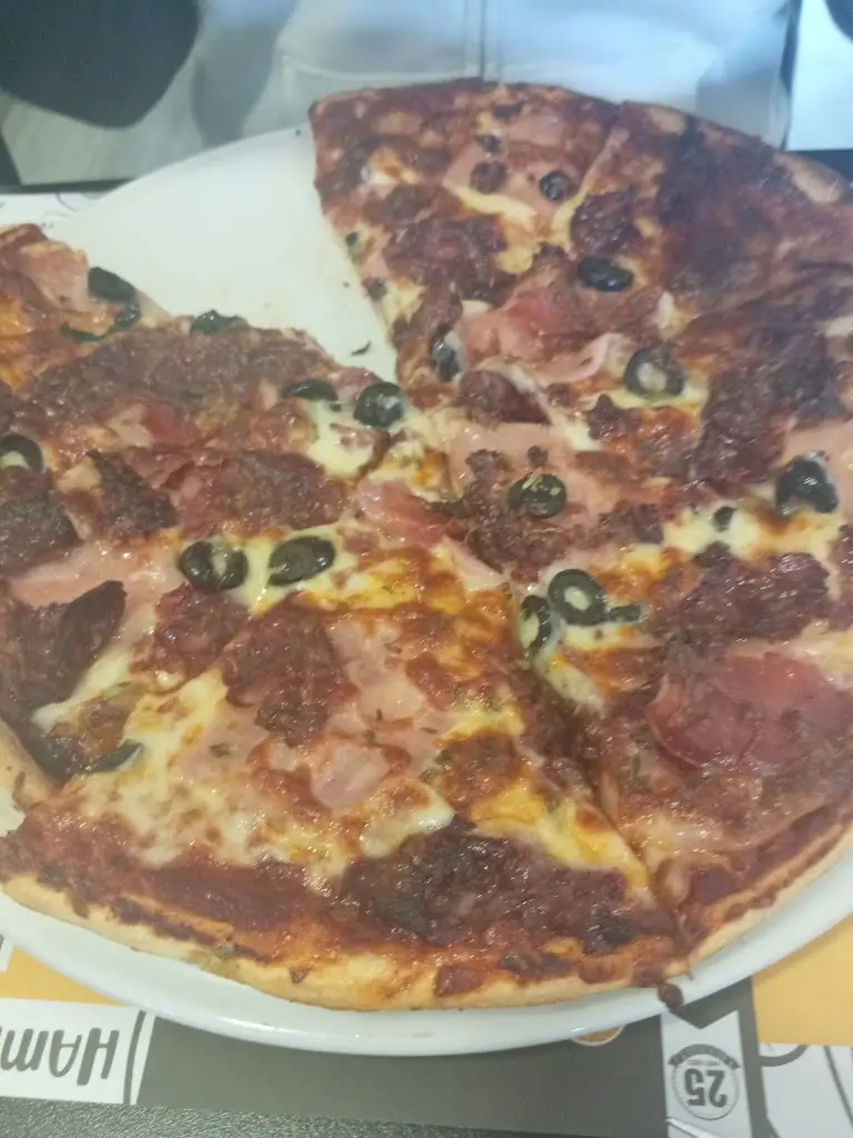 Max Willoughby_Pizzaria Urbanus_Apúlia_reseña