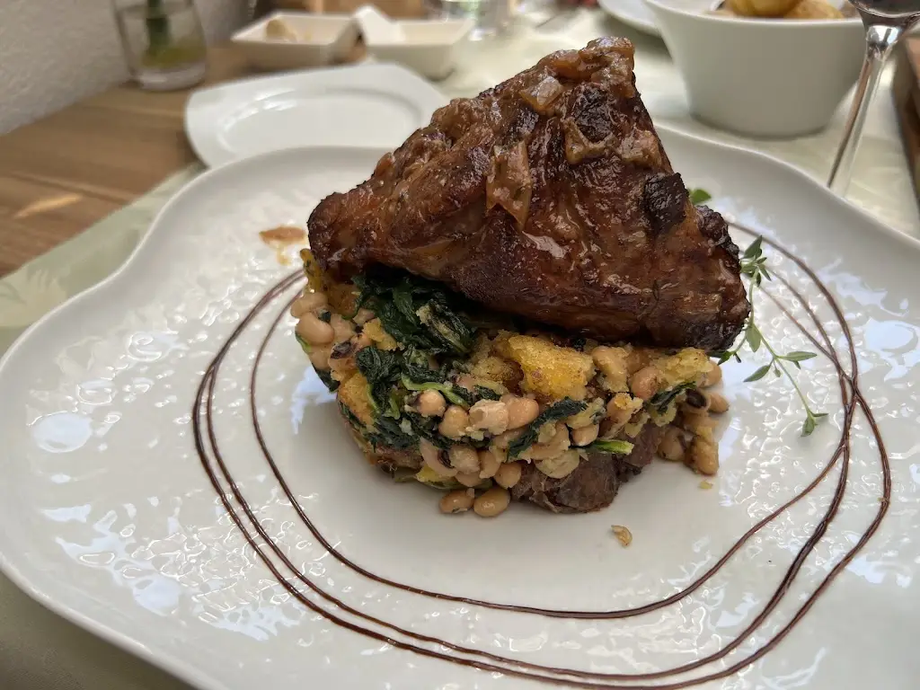 Sina Asefi_Restaurante Am Kreisel_Apúlia e Fão_reseña