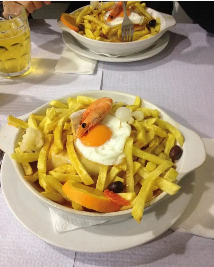 Márcia Maciel_Flores do Lago_Fradelos_reseña