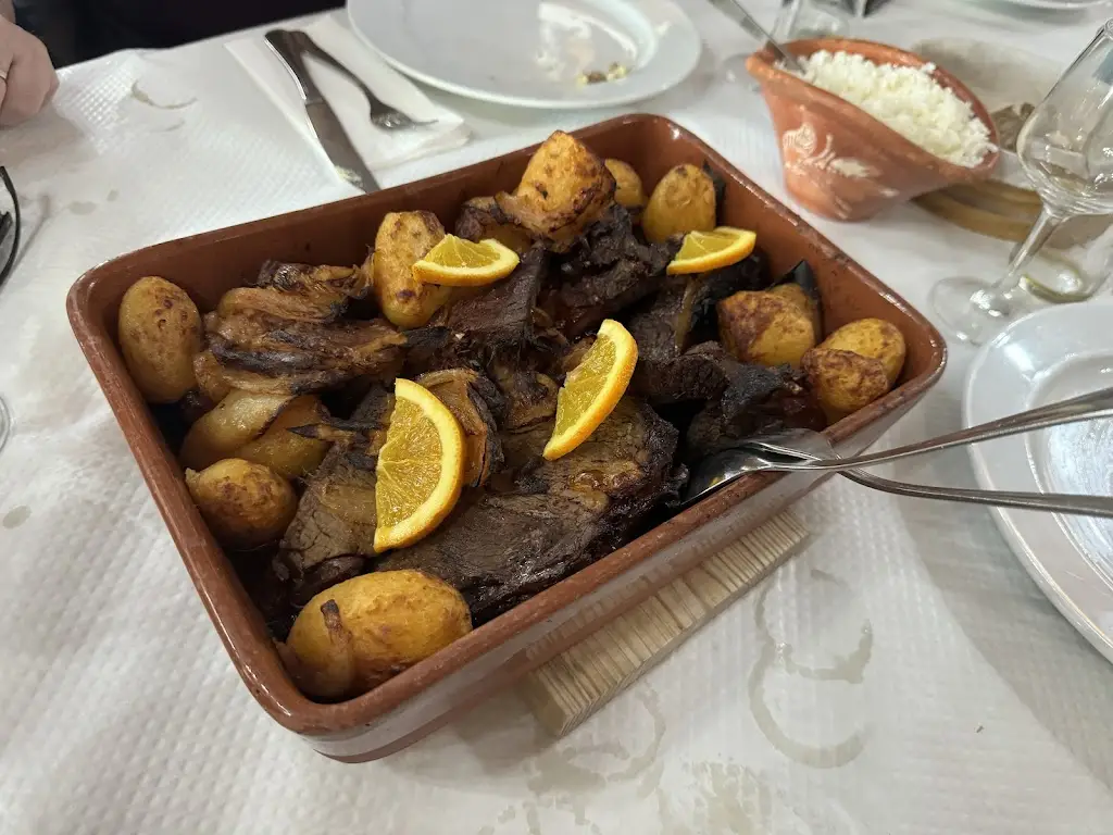 Navoda Senanayake_Restaurante Feira Velha_Fafe_recensione