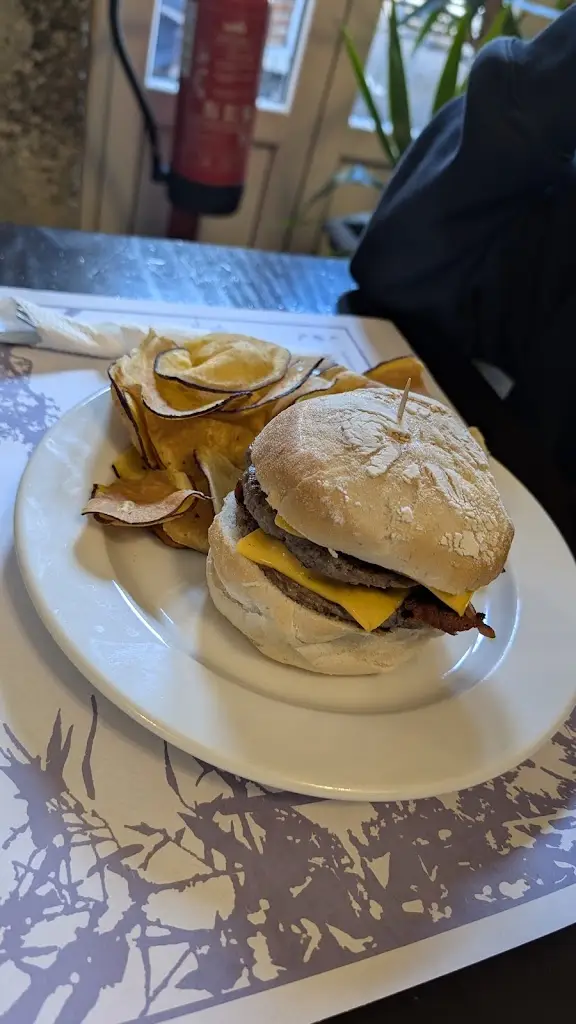 Al Prinz_q.b. - Food Court_Angra do Heroísmo_recensione