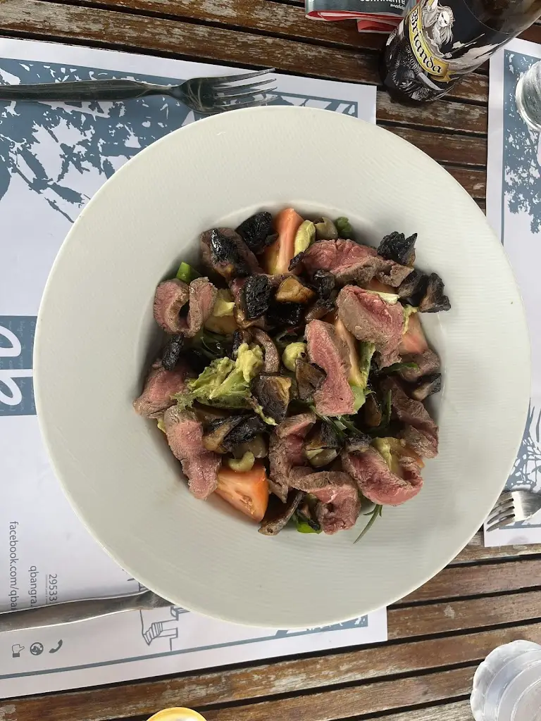 Bruce Young, CPA, CA, CEA_q.b. - Food Court_Angra do Heroísmo_recensione