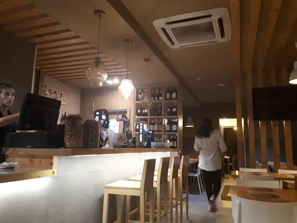 Lawrence Pearce_Villa Plaza_Cabeceiras de Basto_recensione