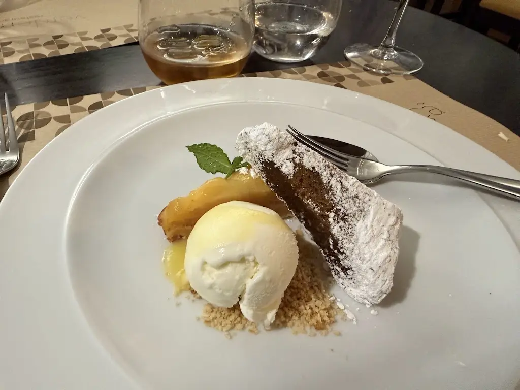 Zachary Hall_Verde Maçã_Angra do Heroísmo_recensione