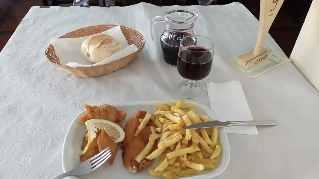 Tel 22 Avelino Dias (Avelino Dias)_Restaurante Polana_Gandra_recensione