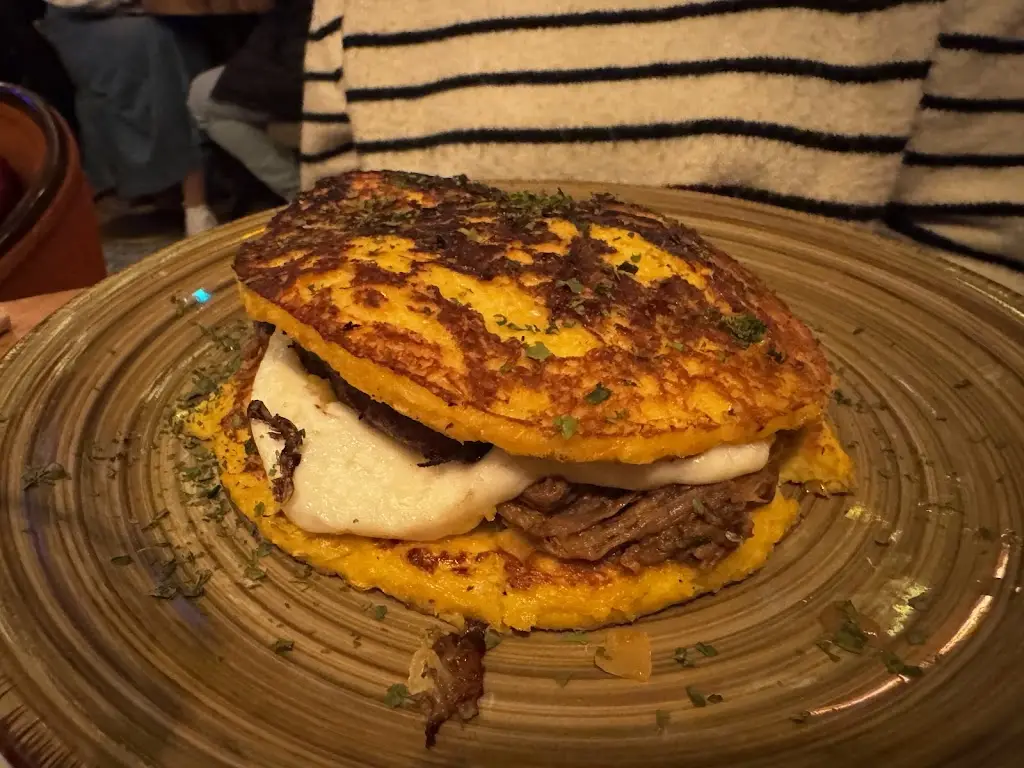 Phil A_Pirâmide do Egipto_Moreira de Conegos_recensione