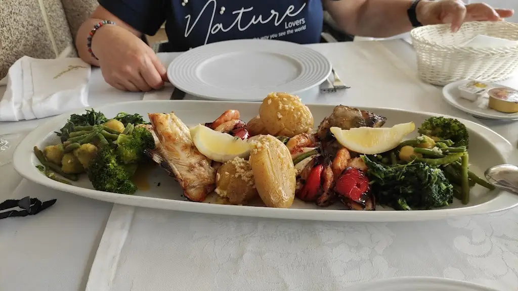 Luis Gomes_Serenata_Joane_reseña