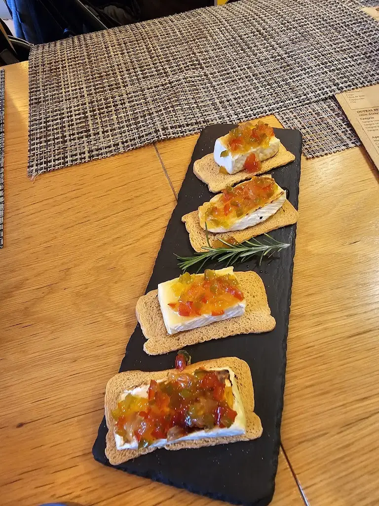 Shehan_CASA AMARELA_Guimarães_recensione