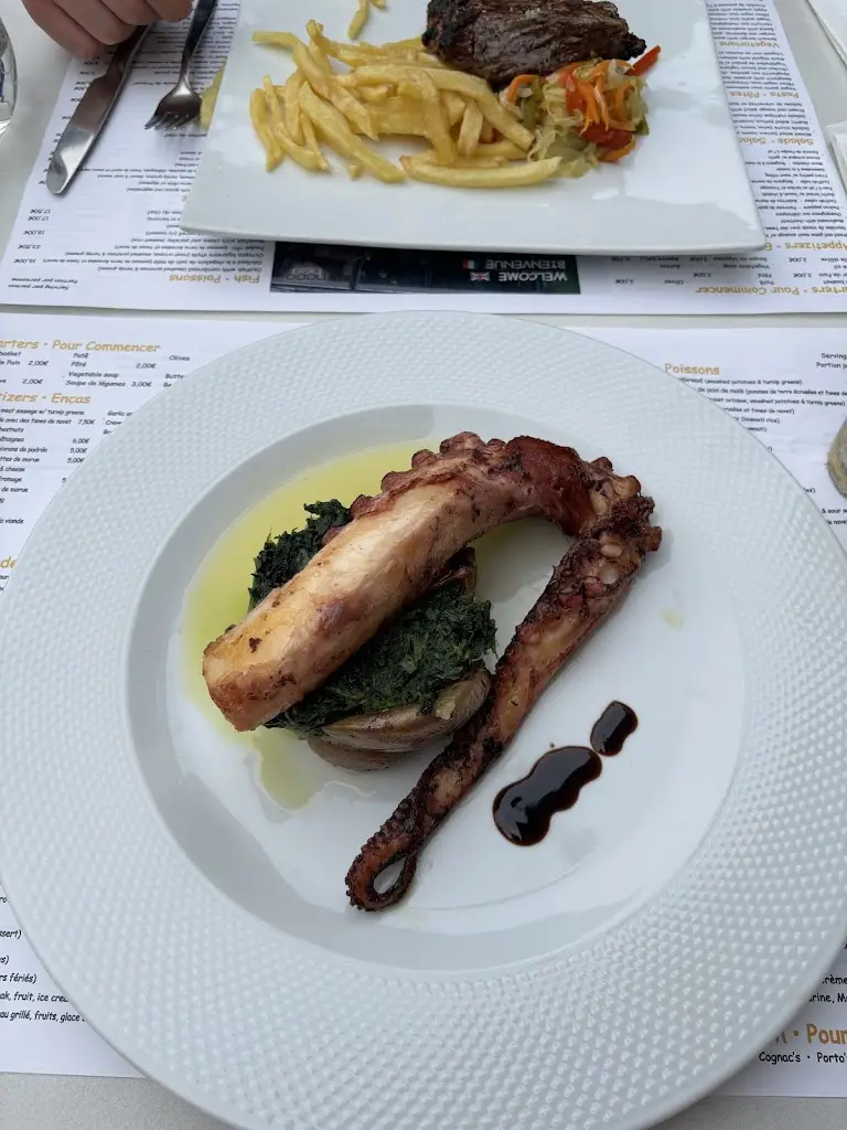 Olivia Young_Histórico by Papaboa_Guimarães_recensione