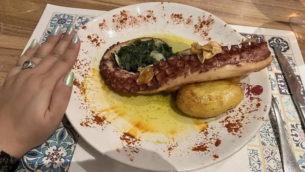 Katarzyna P._República do Polvo_Guimarães_recensione