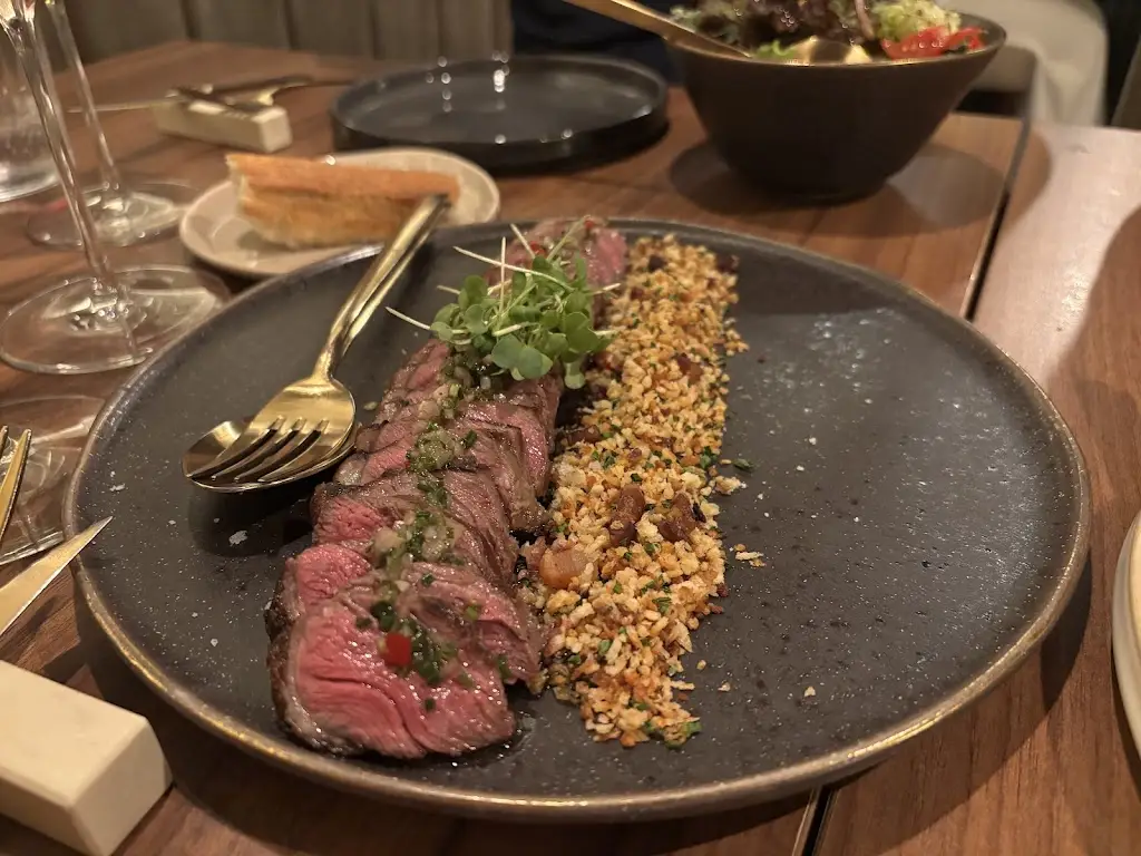 Adam Van Wynsberge_34_Guimarães_reseña