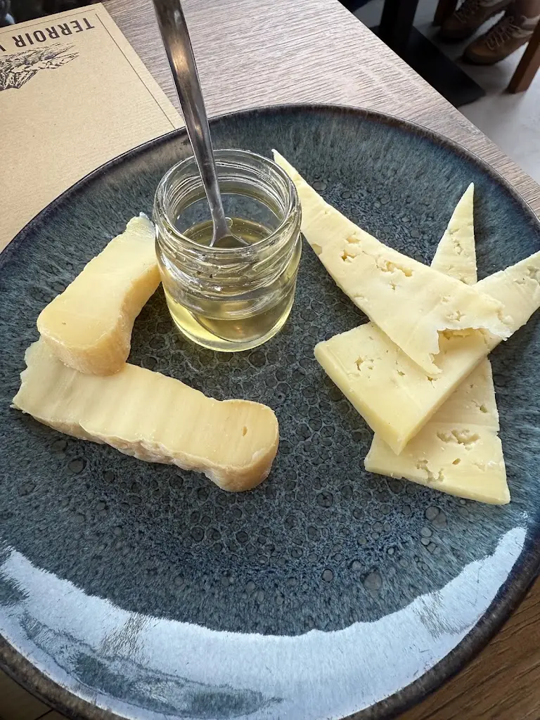 Lindsay Ahrens_O Petisca_Madalena_reseña