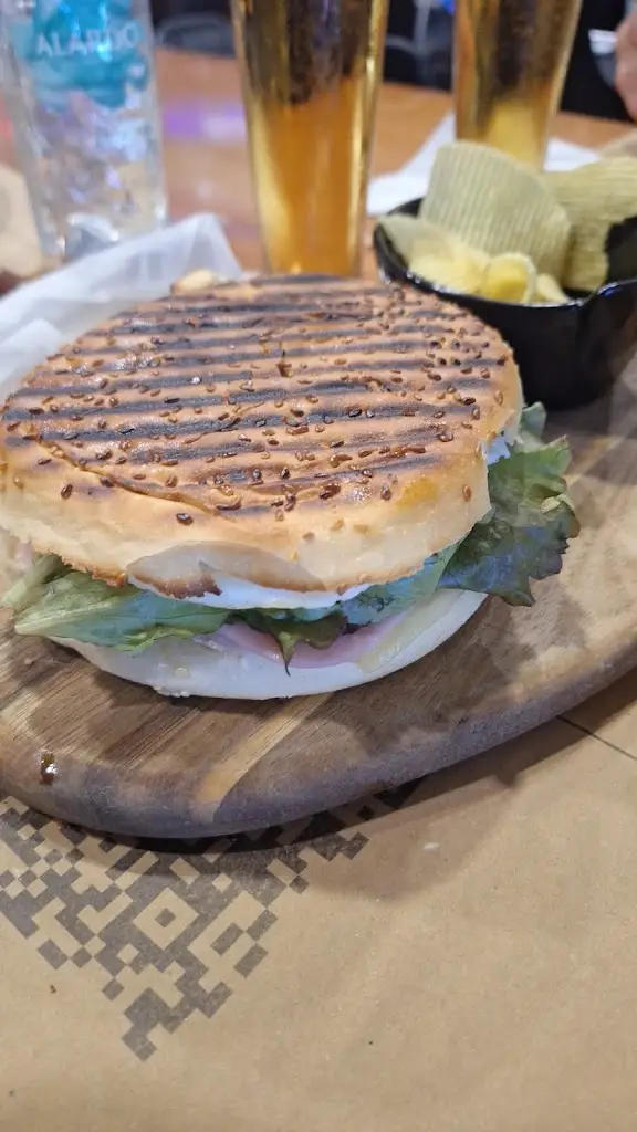 Stephanie Mourão_Olhar o Sol_Riba de Ave_recensione