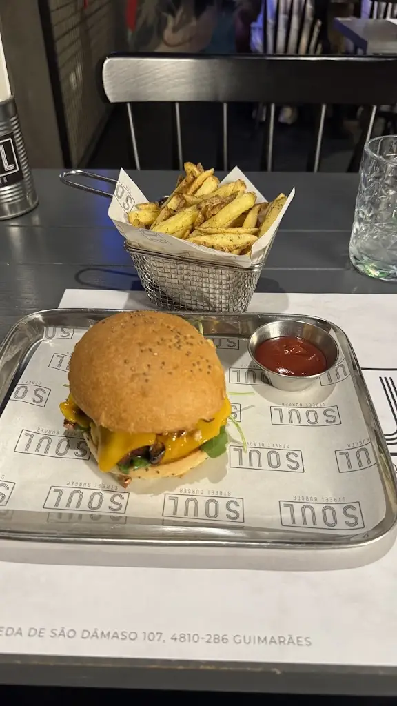 ANA MARIA BEJAN_Soul Street Burger_Urgeses_recensione