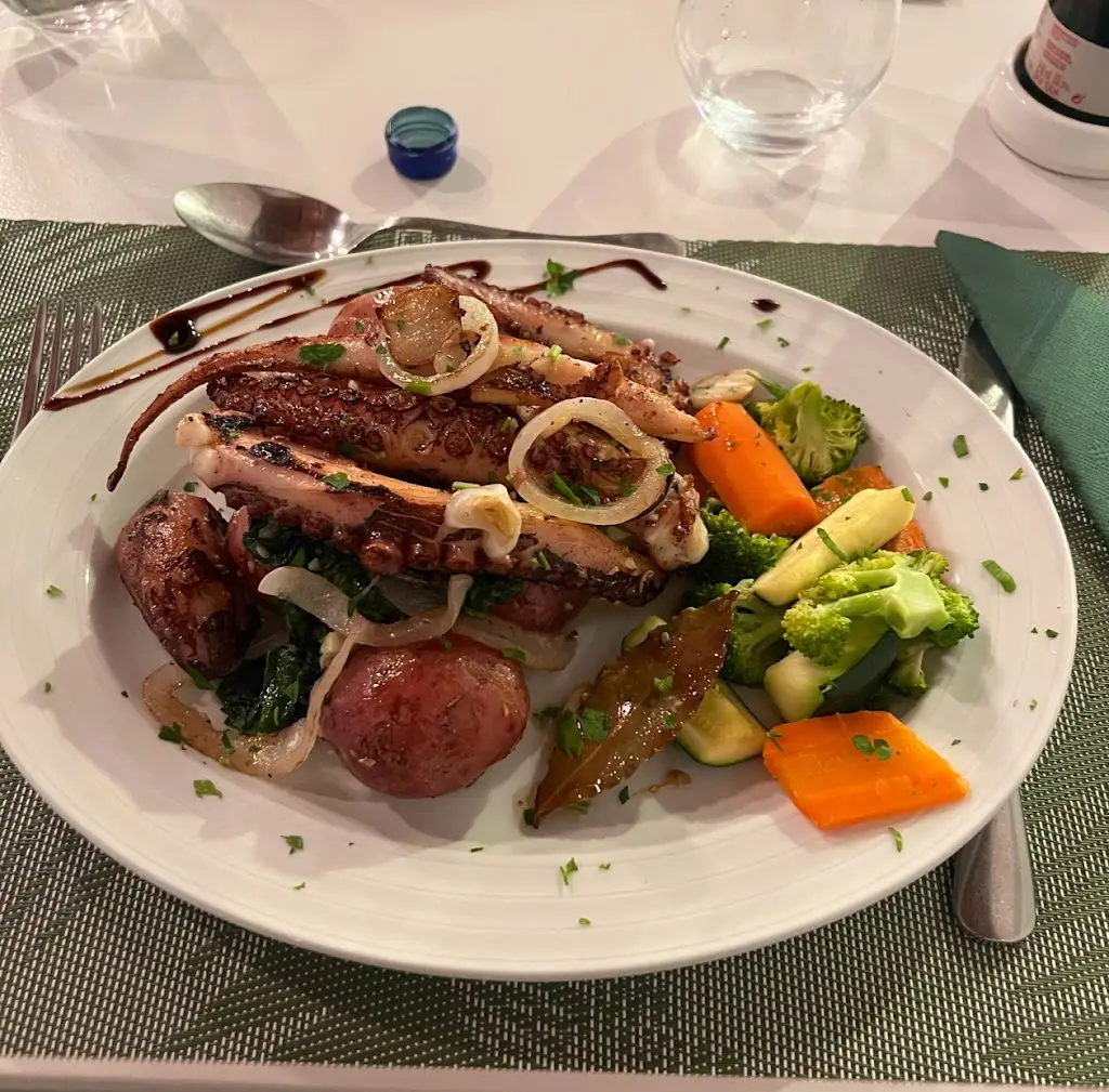 Gabriel Lukuc_Restaurante 