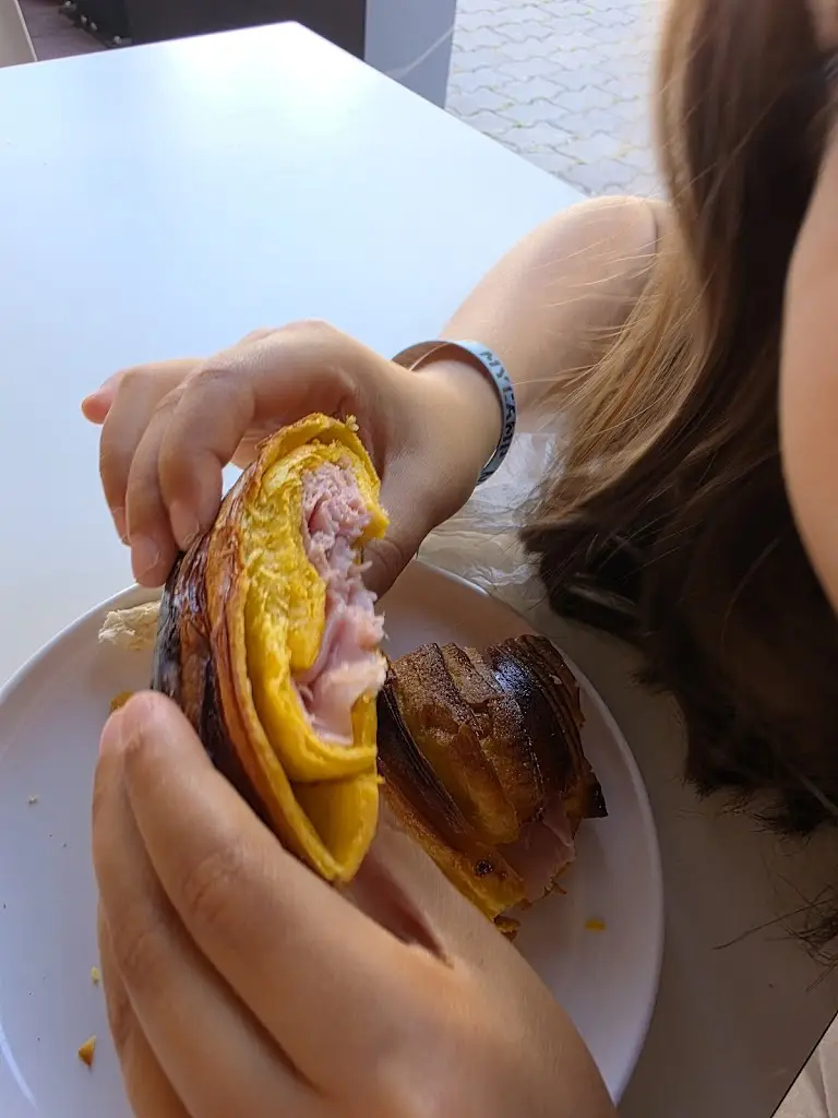 Fernando Almeida_Cafetaria Doce Pão_Ronfe_recensione