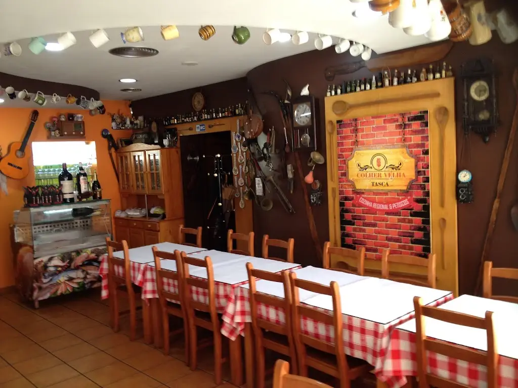 Colher Velha - Tasca restaurant in Serzedo