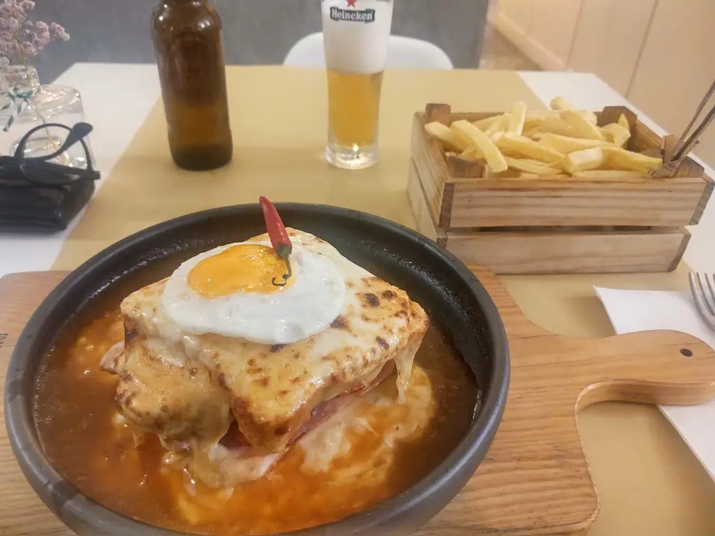 Rael B_Francesinhas forno a lenha_Serzedo_reseña