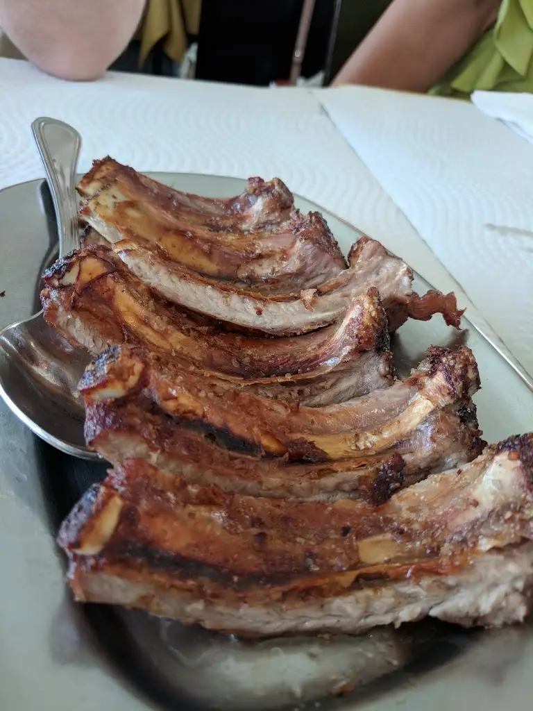 Paul J. Pellegrine, Jr._Churrasqueira_Várzea_reseña