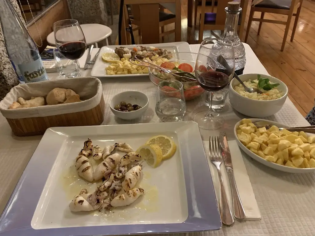 Robin Buckland_Restaurante Cabreira Terrace_Vieira do Minho_avis