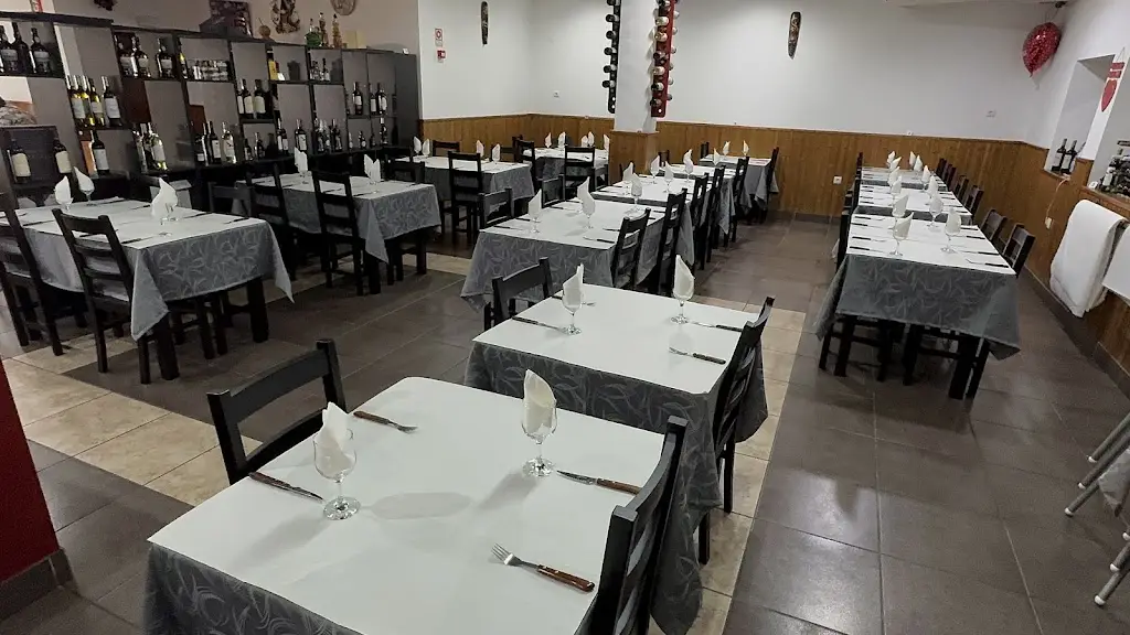 Café Restaurante Dom Pedro ristorante a Freixo de Espada à Cinta