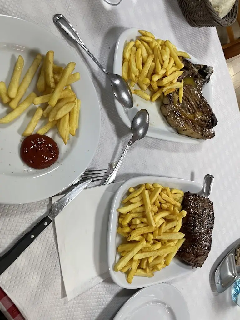 Timon Genthner_Restaurante Latas_Freixo de Espada à Cinta_recensione