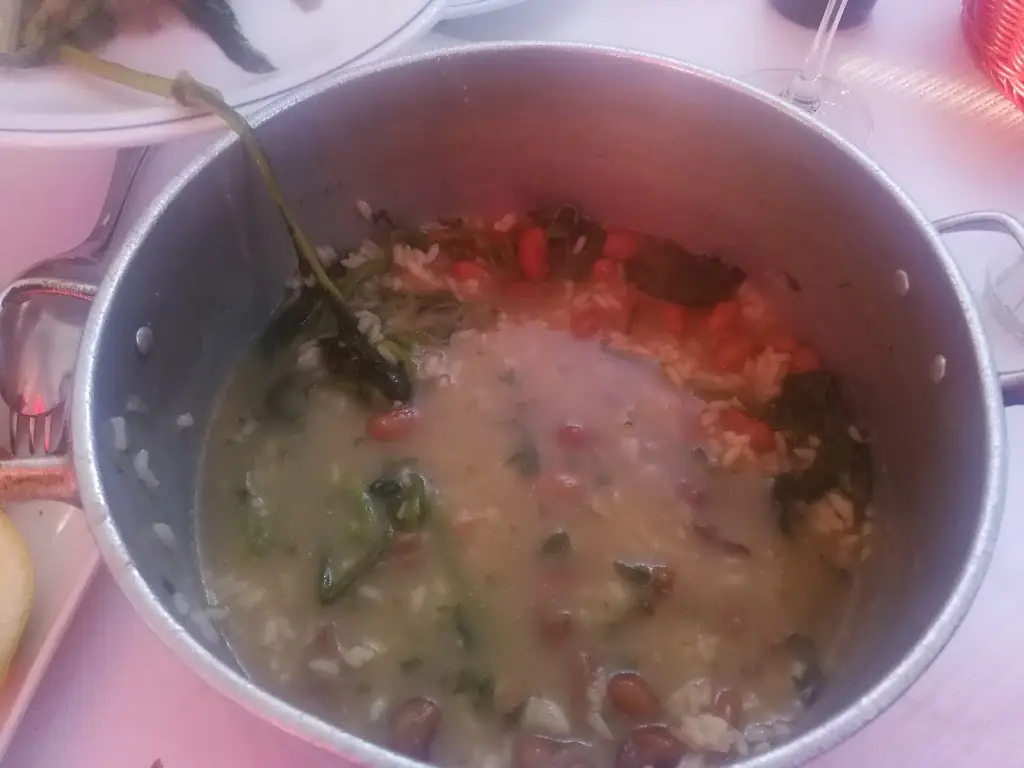 Luis Lusquinhos lloscas_Restaurante Avenida_Vila Verde_reseña