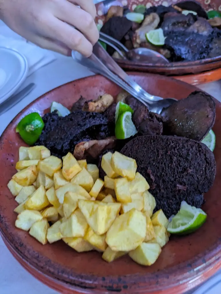 Pedro Alexandre Gomes_Restaurante Avenida_Vila Verde_reseña