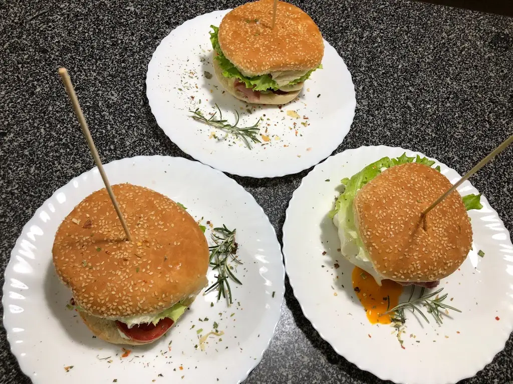 Restaurante e Café Brasileirinho (Bar dos Bombeiros) ristorante a Alfândega da Fé