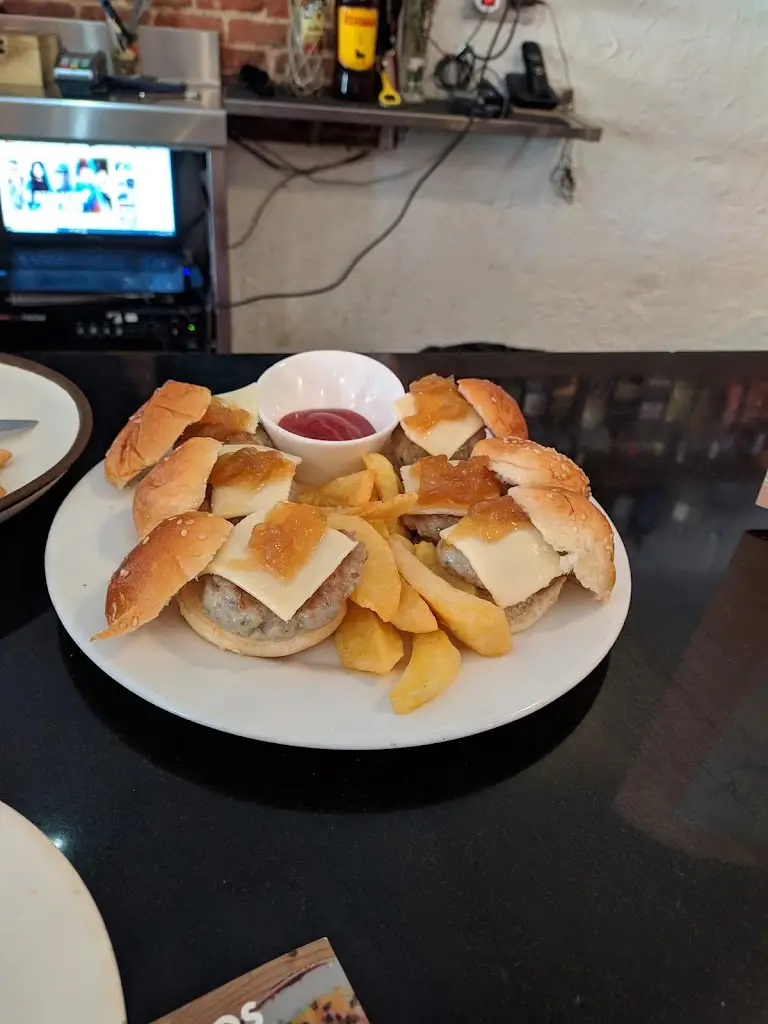 Menu_Restaurante Dona Cheffa Bistrô_Aldeia de Joanes_immagine_6