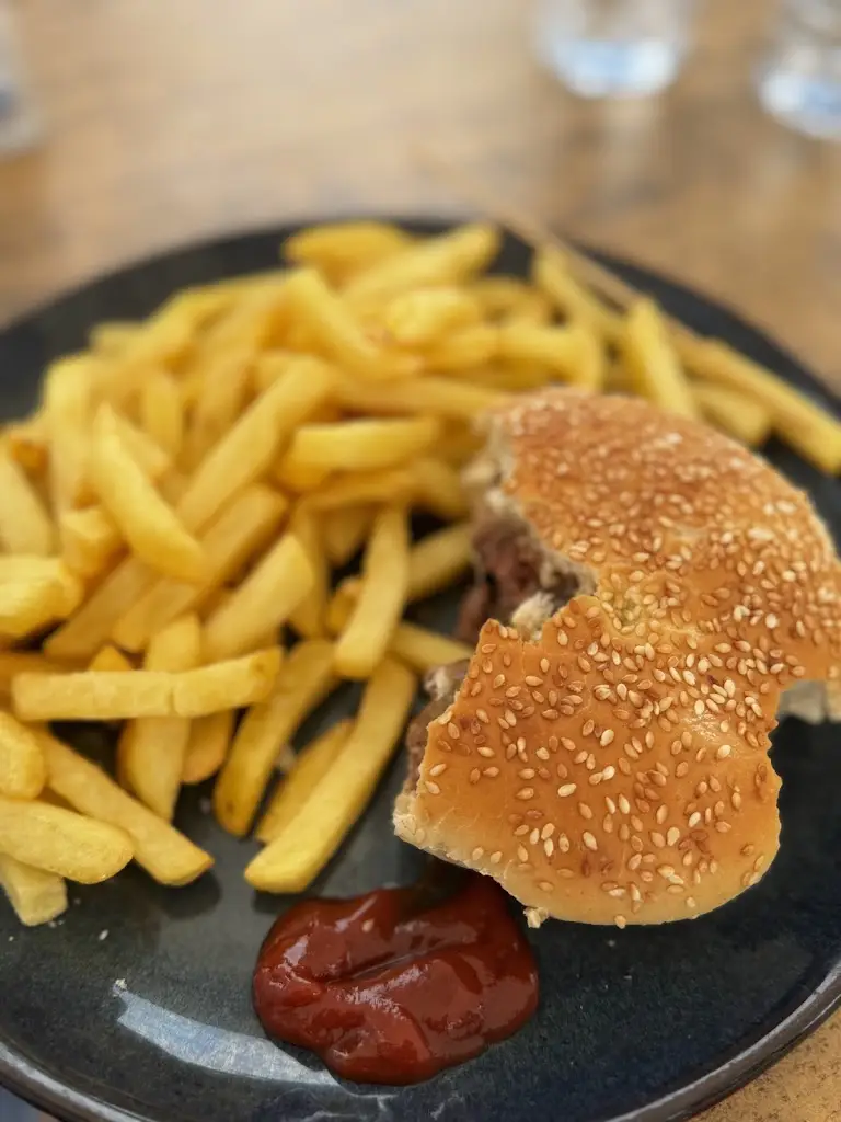 Denis Dorofeev_Peter Café Sport_Horta_recensione