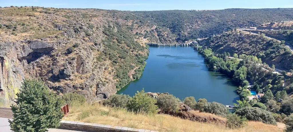 Michel Sarrazin_Pensão Vista Bela_Miranda do Douro_recensione