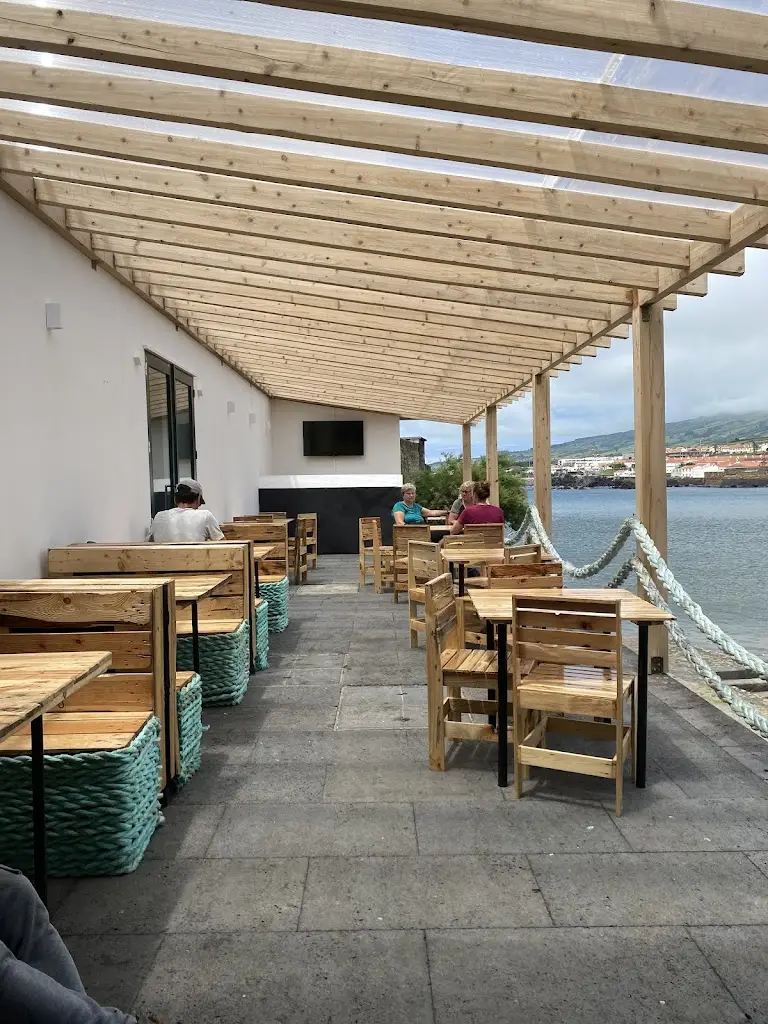 Neptuno Lounge Bar_Horta_slider_image_1