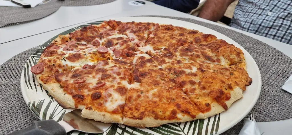 Jose Luis Santa-Catalina Milara_Cafe Pizzaria Pires_Vimioso_reseña