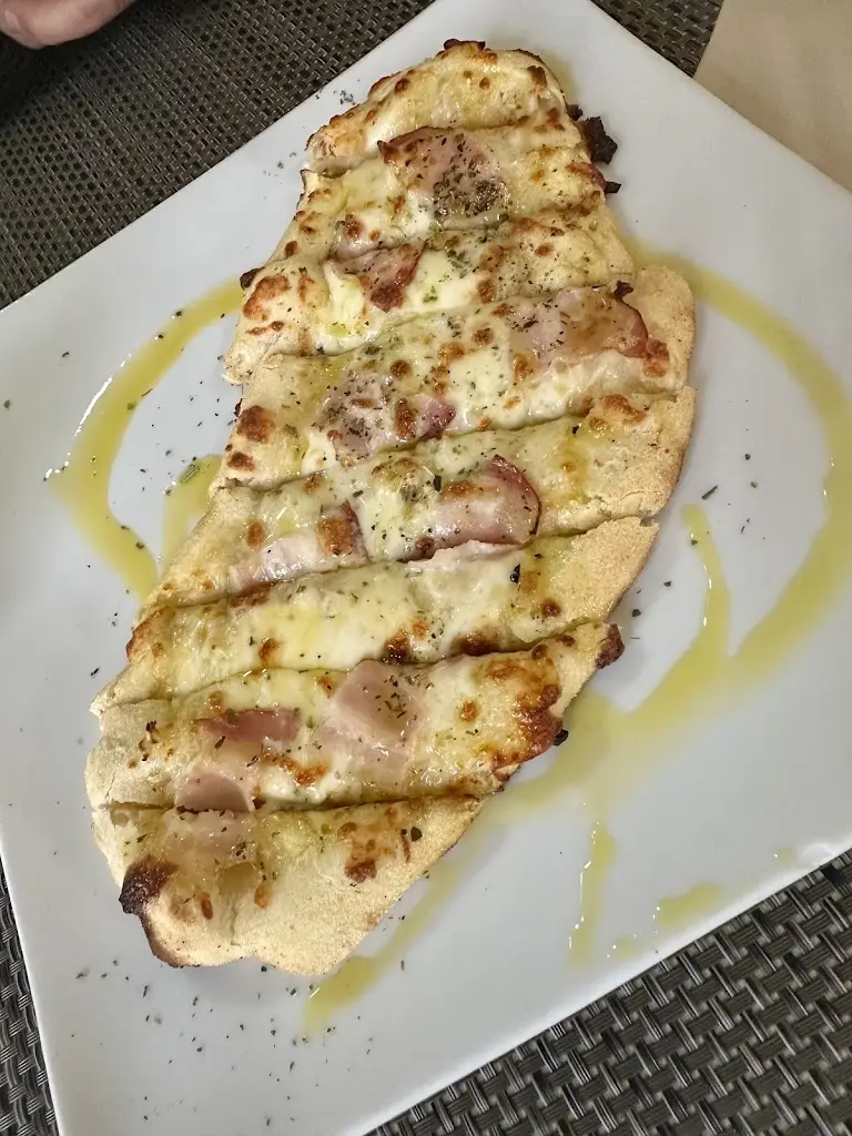 Clara Martins_Cafe Pizzaria Pires_Vimioso_reseña