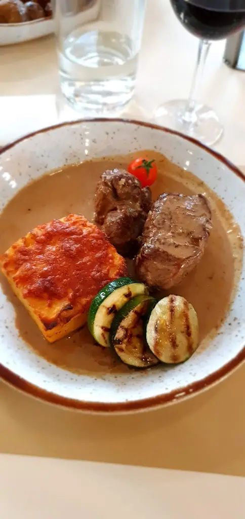 Petra Josso-Loureiro_Dona Florinda_Bragança Municipality_recensione