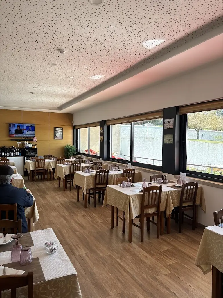 Decénio Voador - Restaurante Piscina_Penamacor_slider_image_1