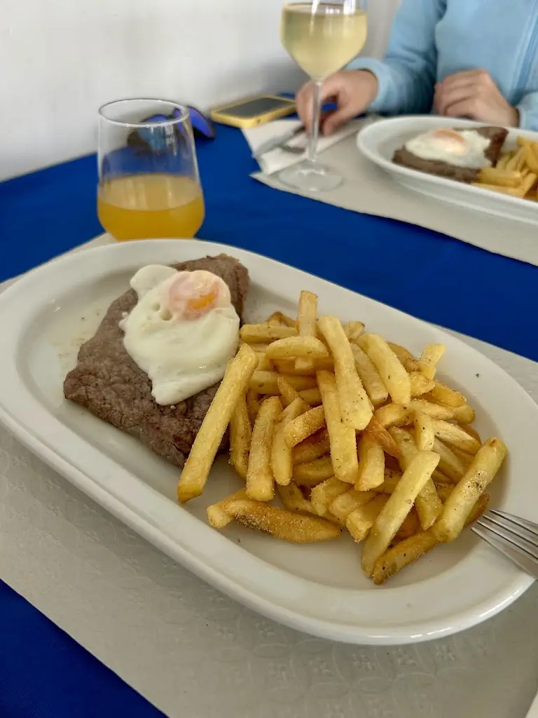 Ihor Starodubets_O Golfinho_Lajes das Flores_recensione