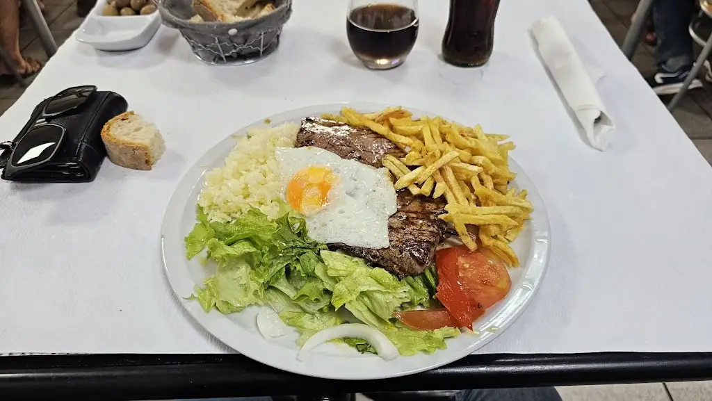 Carlos Monteiro_Restaurante Típico (antigo Pires D'Ouro)_Torre de Moncorvo_recensione