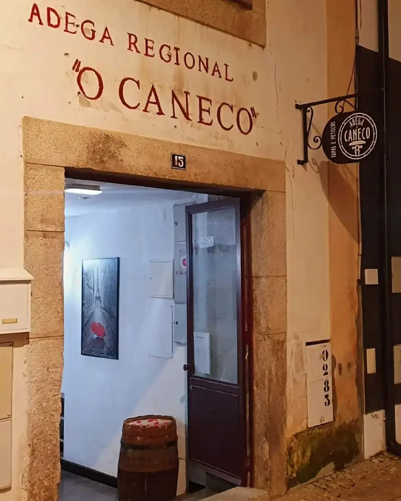 Taberna O Caneco restaurante en Torre de Moncorvo