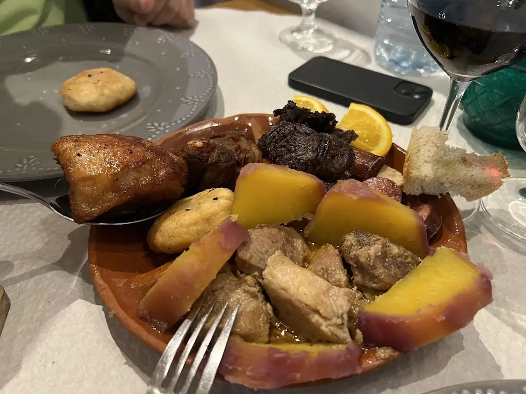 Andreea Gavril_Ti Chôa_Feteira_review